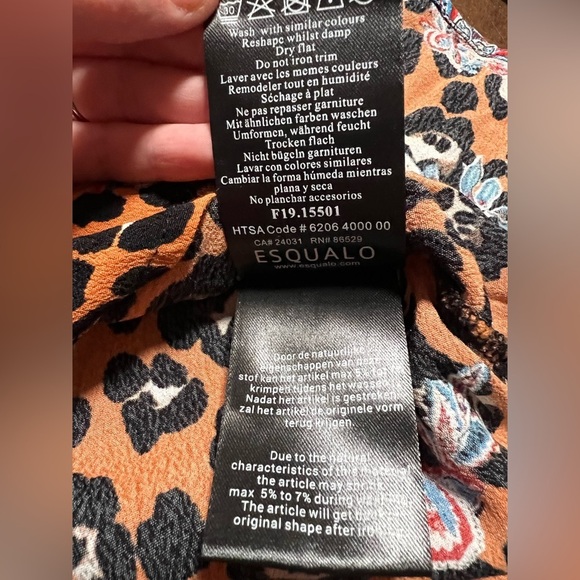 Esqualo Artsy Multicolor Abstract Animal Print Button Down Top Size 4 - Picture 8 of 8